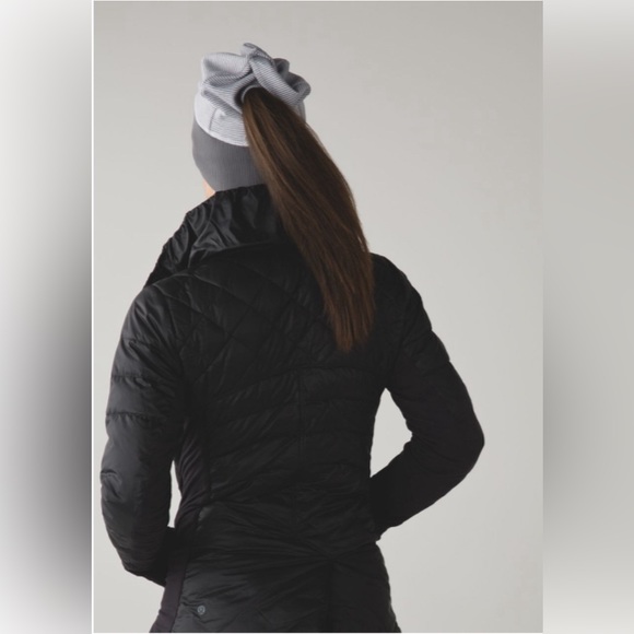 Lululemon run with me toque beanie black EUC - Picture 2 of 7